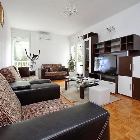 Apartment Lilic Zara Esterno foto