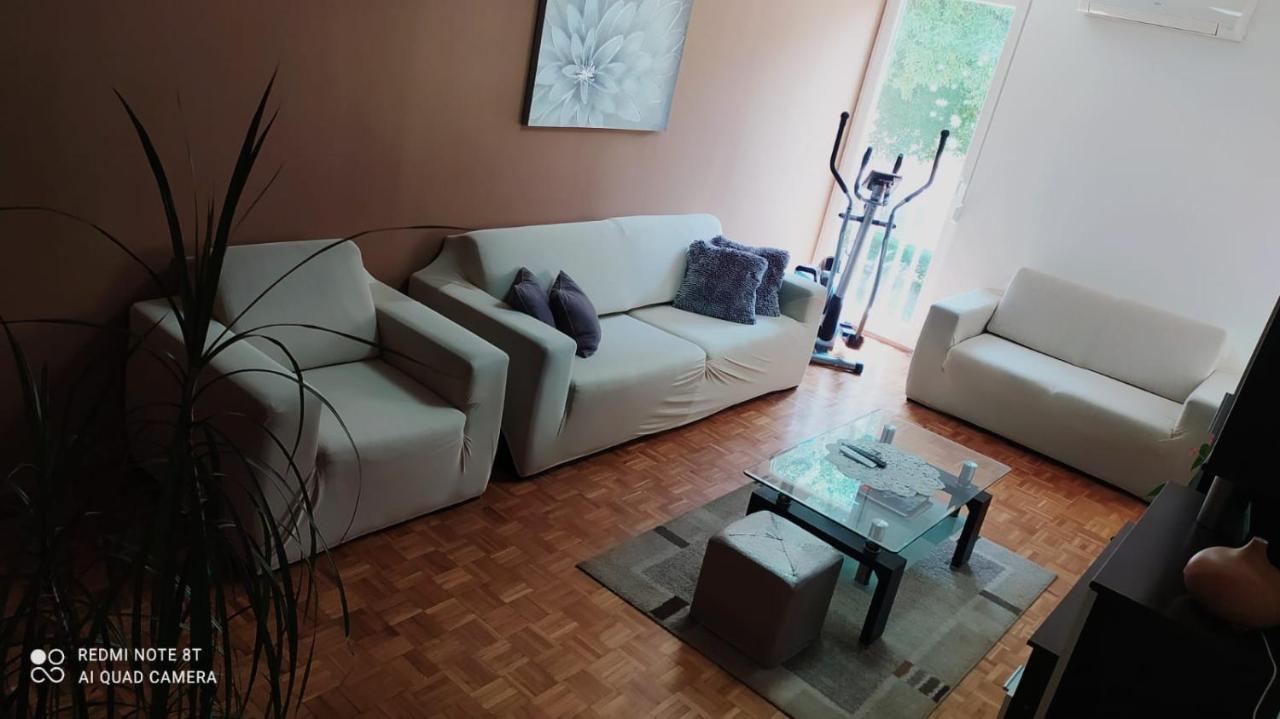 Apartment Lilic Zara Esterno foto