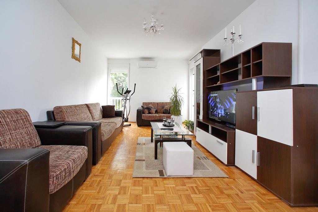 Apartment Lilic Zara Esterno foto