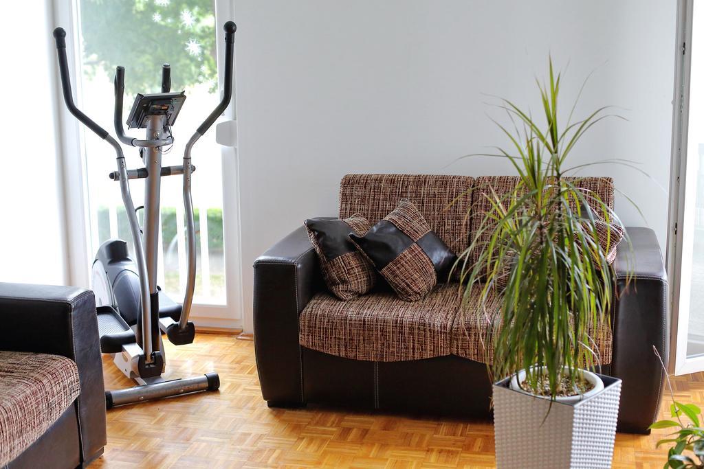 Apartment Lilic Zara Esterno foto