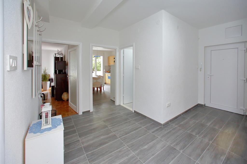 Apartment Lilic Zara Esterno foto