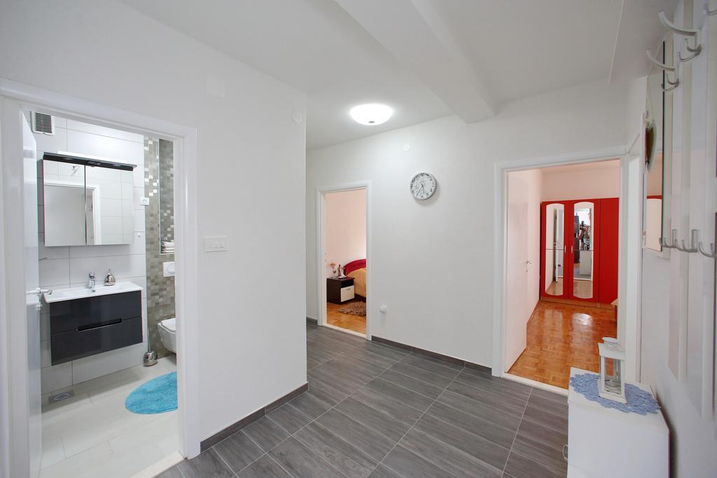 Apartment Lilic Zara Esterno foto